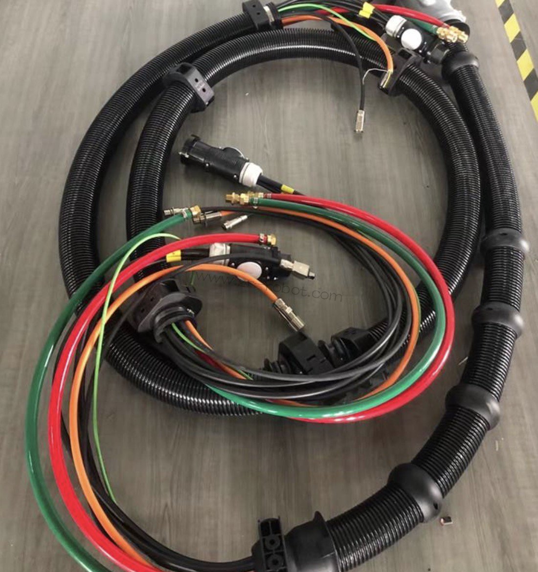 ABB机器人3HAC14140-1动力电缆维修故障解决方案