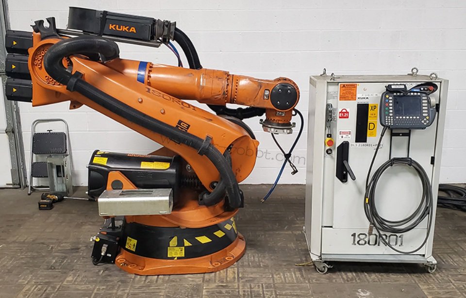 �⿨KUKA�������ֱ�ά��ָ����scirc�˶�