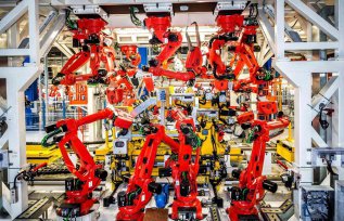 ����COMAU��е�ֱ������ɺ���