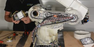 ��ҵ��е�۱�����������ά��