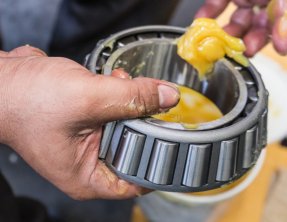 �����˱���֮�󻬲�λ��ά��