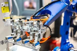 װ�������ά�ޣ��Զ���װ��ľ�������