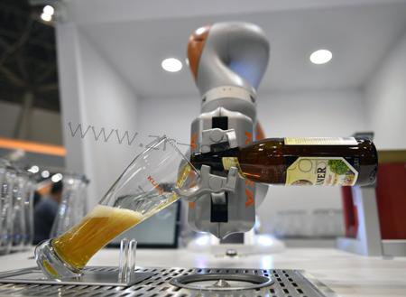 �������籨��2030��ǰ�����˽�����8���˷���