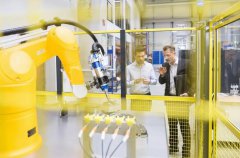 �ҹ�102����ҵ�����Ϲ���������