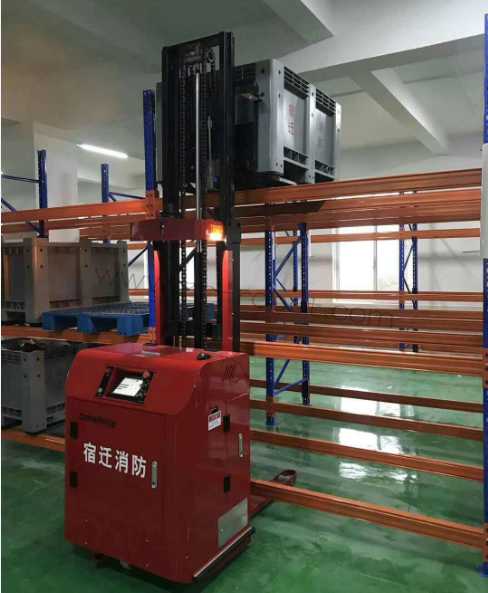 �Ϸʿ½�רע�ڼ��⵼���泵AGV