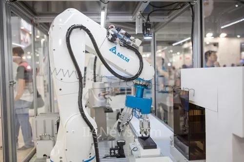 台达垂直多关节机器人DRV系列荣获iF产品设计大奖 台达垂直多关节机器人DRV系列荣获iF产品设计大奖