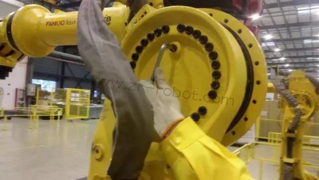 ���ǿ�FANUC������R-2000iB�����˵����걣���Ĳ�������