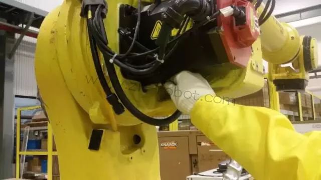 ���ǿ�FANUC������R-2000iB�����˵����걣���Ĳ�������