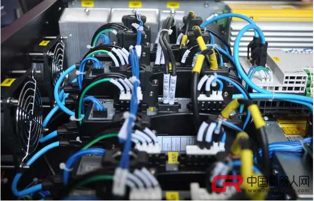 ��ʯ���1.6��ԪB�����ʣ���Ͷ����Ķ����װ����ҵ԰