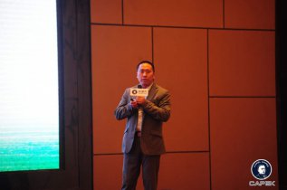 AGV������������ʷ���������е�Ӧ���뷢չ