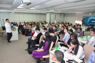 AGV�����˳������ȣ������������չ�»���