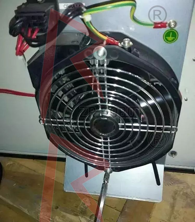 FANUC发那科机器人怎么进行控制柜元器件灰尘清理保养