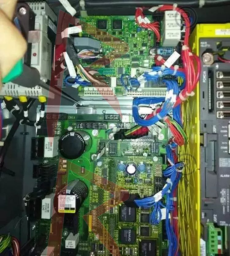 FANUC发那科机器人怎么进行控制柜元器件灰尘清理保养