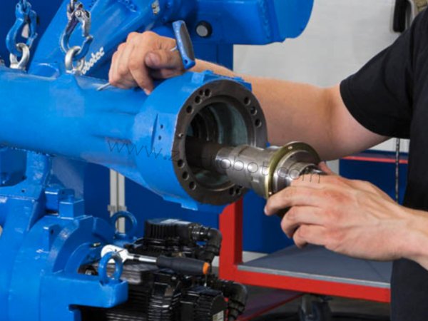 安川机器人减速机过载报警维修