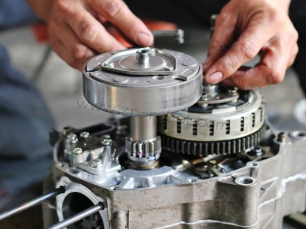 三菱机器人减速机间隙过大维修