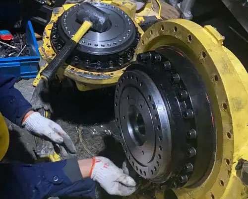 FANUC���ǿƻ����˼��ٻ����ر���ά��